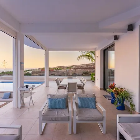 Luxury Andrea - Seaviews - Panoramic Seaviews - Heated Private Pool Villa